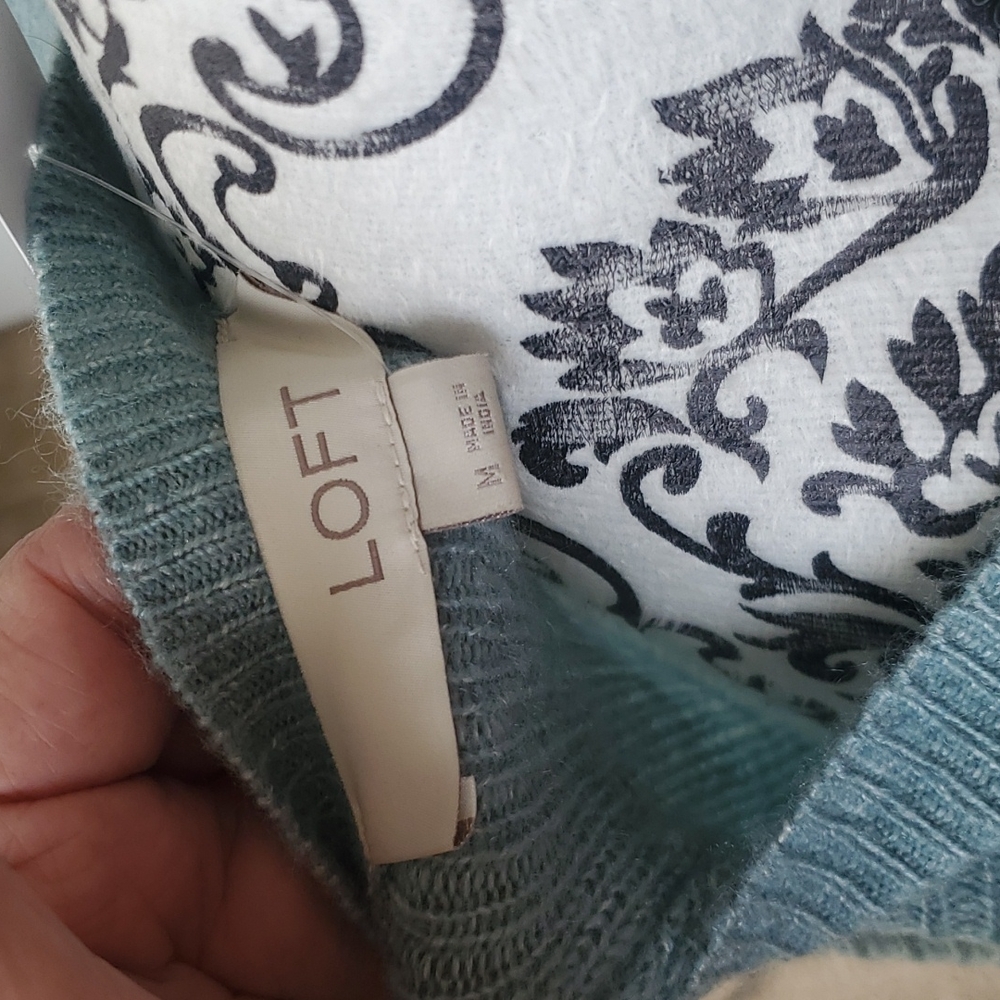 Sweater - Picture 3 of 4